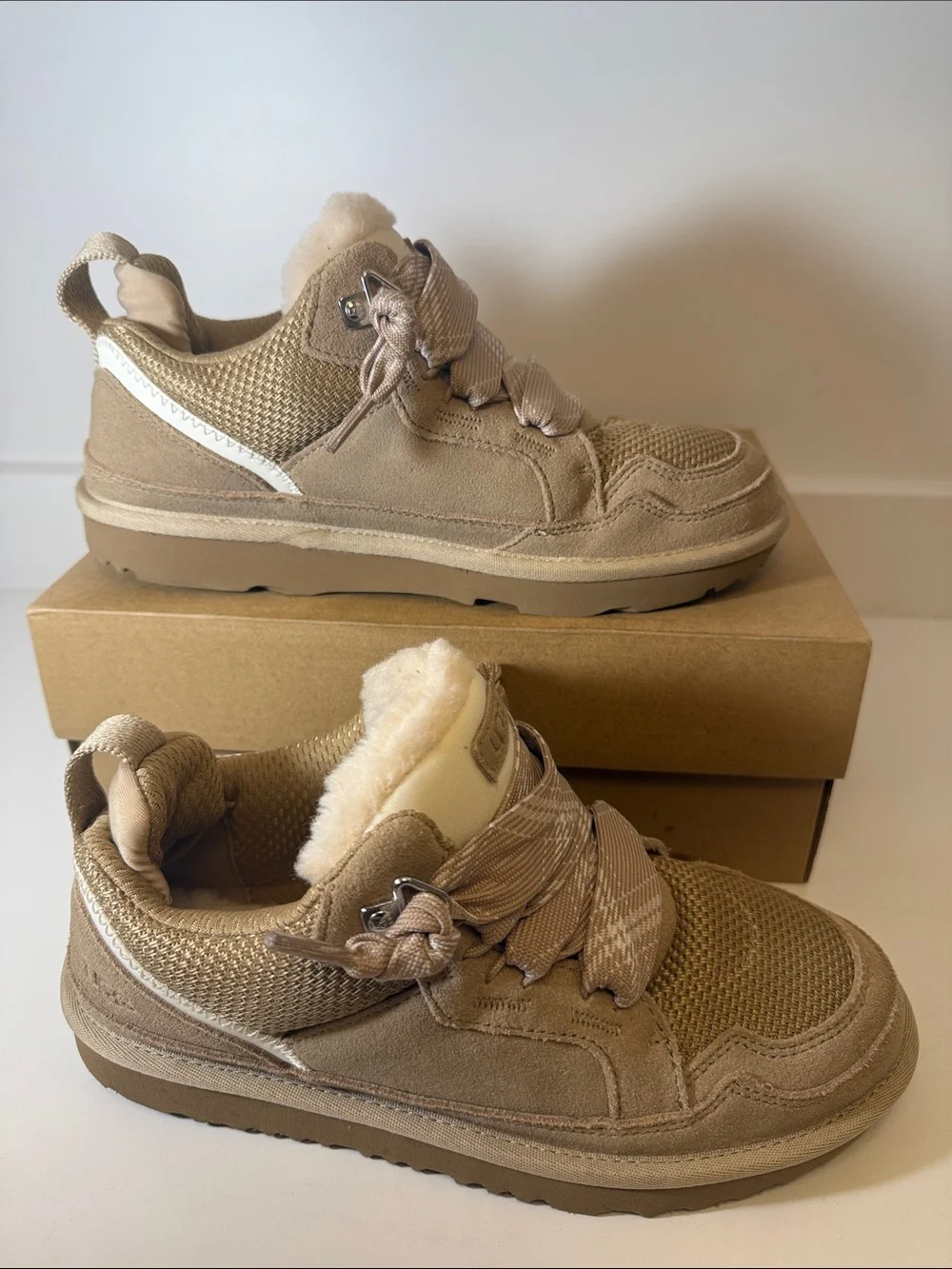 UGG Kids Sand Lowmel Lace-Up Sneakers - Size 4
